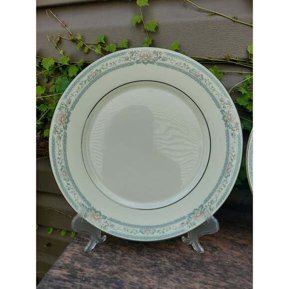 COPY - 2 Lenox Charleston 10 3/4" Dinner Plates EUC - Picture 2 of 4